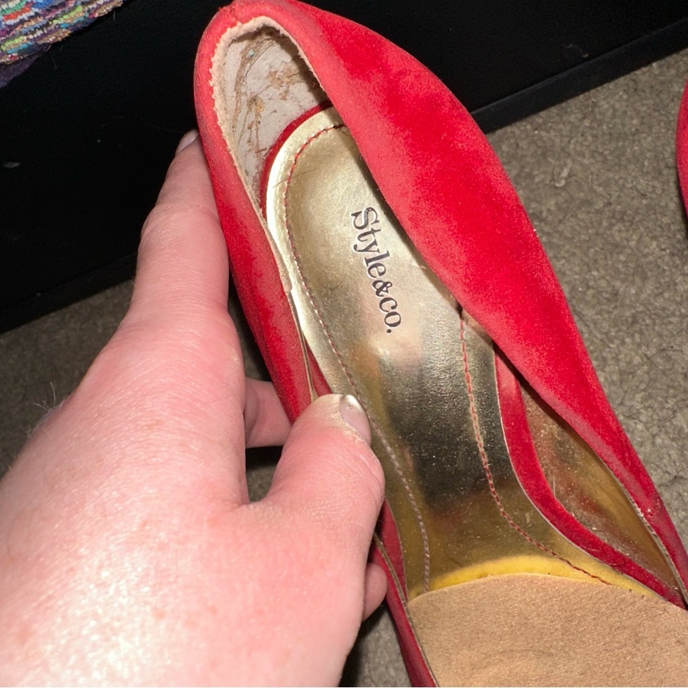 Red Heels - Picture 3 of 5
